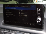 ナビゲーションはホンダコネクトディスプレイを装着しております。AM、FM、Bluetooth、フルセグTVがご使用いただけます。初めて訪れた場所でも道に迷わず安心ですね!