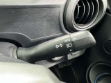 【オートライト】車外の明るさに応じて、自動的にライトの点灯・消灯をしてくれます。
