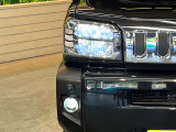 【LEDヘッドライト】悪天候や夜間走行時も良好な視界を確保し安心して運転できる高輝度LEDヘッドライトを装備!点灯速度が早く、消費電力も抑えられています。