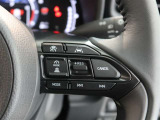 レーダークルーズコントロール(全車速追従機能付)付きです。車速に応じて追従支援してくれるので、ロングドライブも快適です。詳細は販売店スタッフまでおたずねください。