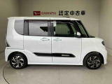 車両右側面からの写真になります。車をご覧になりたい時はお気軽に最寄りの店舗へご相談下さい。