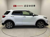 車両右側面からの写真になります。車をご覧になりたい時はお気軽に最寄りの店舗へご相談下さい。