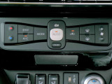 快適オートエアコン付♪設定温度をキープし車内を快適な温度に保ちます♪