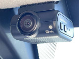 ドライブレコーダー装備です!もしもの時やあおり運転など、映像記録は証拠になるのであると安心ですね!