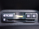 ■【ETC車載器】が装備されています。セットアップをしてお渡しとなり、ETCカードを差し込むだけで高速道路の利用が可能です。