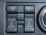 両側電動スライドドアのスイッチ付です。車内からもスイッチひとつで楽にドアの開閉が可能です。電動なので開閉時に力を使う必要がなく、半ドアになることもありません!