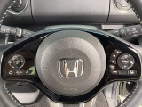 ステアリングスイッチです!!運転中のオーディオの音量やソースの変更も手元で出来ますよ!!