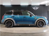 ☆MINIの車の始まりは大人四人がギリギリ乗れるコンパクトな車です!!今となっては3ナンバーですが、もともとは5ナンバーの車でした!!