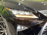 【シーケンシャルターンランプ付きLEDヘッドライト】人気の『流れるウィンカー』付きのLEDヘッドライトを装備♪高級感はもちろん、点灯時は存在感たっぷりで他車からも認識されやすく安心です。