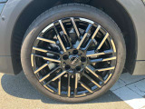 215/40R18 ナイトフラッシュアルミ
