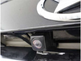バックカメラが付いているので後方確認が非常にしやすいです。今や運転初心者も熟練者も必須装備!ついていて損はないですね♪