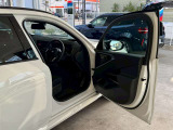 国道1号線に沿い横浜市営地下鉄「三ッ沢上町駅」から徒歩約10分。 BMW Premium Selection 横浜三ッ沢店 / 〒240-0062神奈川県横浜市保土ヶ谷区岡沢町322-3 / TEL:045-612-8488