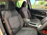 運転席シート廻りは使用感も少なく、良好な状態となっています。前オーナー様が丁寧に使っていたことがよくわかりますね。