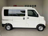 車両右側面からの写真になります。車をご覧になりたい時はお気軽に最寄りの店舗へご相談下さい。