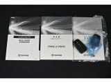 保証書・記録簿・取扱説明書と揃っています。キーの電池は新品にお取替えしてから納車させて頂きます。