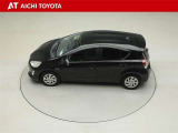 装備品は、標準仕様のままです。カギは、ワイヤレスキータイプで、プッシュスタートではありません。ナビもワンセグTV対応のSDナビで、DVDの再生はできません。