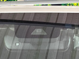 【トヨタセーフティセンス】走行中に前方の車両等を認識し、衝突しそうな時は警報とブレーキで衝突回避と被害軽減をアシスト。より安全にドライブをお楽しみいただけます。