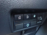 両側オートスライドドアが装備されておりお子様の乗り降りでも隣の車にぶつけてしまう心配もございません!