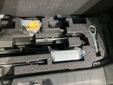 【パンク修理キット剤】こちらのお車にはパンク修理キット剤ついております♪