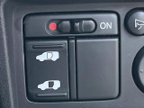 【パワースライドドア】スマートキーや運転席のスイッチでスライドドアの開閉が可能♪電動だから力を入れてドアを開ける必要が無く、小さいお子様でも、重い荷物を持っている時もラクに開け閉めできます♪