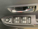 最も気になる室内は、特にこだわってクリーニングしております。マットやシートだけではなく、エアコンの吹き出し口やドアノブの隙間など、様々なブラシや道具を使い分けて、隅々までクリーニングしております。
