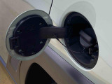 お車の状態をしっかりとお伝えするために1台の車両に付き40枚以上の画像を用意しております。外装はもちろん、室内の装備やお車の特徴などごらんください。