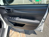 洗練されたデザインの運転席回りはドライビングの愉しさを予感させてくれます♪