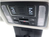 両側パワースライドドア付きだから、狭い駐車スペースなどでの 乗り降りラクラク!小さなお子さまのいるご家庭には嬉しい装備。