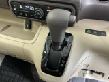 発進時から滑らかに加速する無段階変速のCVTはストップ&ゴーの多い街の中も快適です