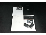 保証書・記録簿・取扱説明書と揃っております。キーの電池は新品にお取替えしてから納車させていただきますので安心してお乗りください。
