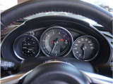 【明るく見やすいメーター】視認性が良く明るく見やすいメーター。運転者にとって見やすいメーターは運転していても疲れないですよね。