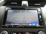 バックカメラの画像です。ガイドラインがスムースな車庫入れをサポートいたします。車庫入れの安心感がアップしますね。