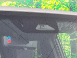 【トヨタセーフティセンス】走行中に前方の車両等を認識し、衝突しそうな時は警報とブレーキで衝突回避と被害軽減をアシスト。より安全にドライブをお楽しみいただけます。