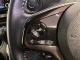 ステアリングにオーディオ操作スイッチが付いています。オーディオ画面に直接タッチしなくても操作が出来ますので、運転に集中できます。