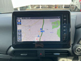日産純正9インチメモリーナビ(MM223D-L)装備。スマートフォンによる部分地図更新、Bluetooth接続での音楽視聴、快適な画面操作と高音質なオーディオ再生。無料地図更新付きです。