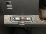 ハンドルの左下にETCがついています。高速道路の料金所の通過も楽々です。 カードの取り出しもしやすい場所についています。