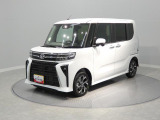 光の反射が美しいボディは、私たちが心を込めて磨き上げた証です。中古車への不安を期待感に変える、透明感のある仕上がり。上質な移動時間を約束してくれる一台です。