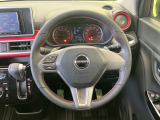 【純正革巻きステアリング】上質な革を使用することで、手にしっかり馴染みとても運転しやすいハンドルです♪