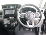 運転席から各種ボタンの操作がしやすいように設計されたデザイン。シンプルなつくりなので、運転が苦手な方も安心して運転することができます。