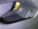スマートフォンなどの充電に便利なUSBジャック。運転席からも助手席からも使いやすいです。