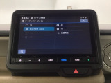 メモリーナビにフルセグTV機能あり。 ドライブや旅行に欠かせない装備です。