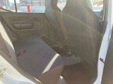 リヤシートも全車消毒済み。チャイルドシートの固定用アンカーがあります。小さなお子様も安心してご乗車できます!