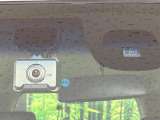 【シティブレーキアクティブシステム】低速走行中に前方の車両等を認識し、衝突しそうな時は警報とブレーキで衝突回避と被害軽減をアシスト。より安全にドライブをお楽しみいただけます。