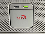 急病時や危険を感じた時には、SOSコールスイッチを押してください。万が一の事故発生時には、エアバック展開と連動し自動通報されます。専門のオペレーターが警察や消防へ連携をサポートします。