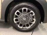 純正アルミホイールです。足元が引き立つので、車全体のイメージがアップしますよ!