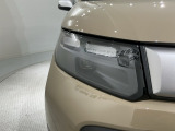 LEDヘッドライトは、点灯の瞬間から最大光量を発揮し、突然暗くなるトンネルなどでの安定感を高めます。