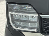 LEDヘッドライトは、点灯の瞬間から最大光量を発揮し、突然暗くなるトンネルなどでの安定感を高めます。
