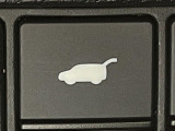 【パワーテールゲート】荷物を抱えた状態でもリアゲートの開閉が可能です!お買い物時やアウトドアの際に役立ちますね。