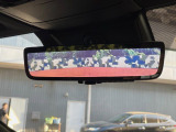 【デジタルインナーミラー】後席の大きな荷物や同乗者で後方が確認しづらい時でも安心!カメラが撮影した車両後方の映像をルームミラー内に表示。クリアな視界で状況の確認が可能です!
