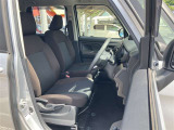 運転席・助手席です